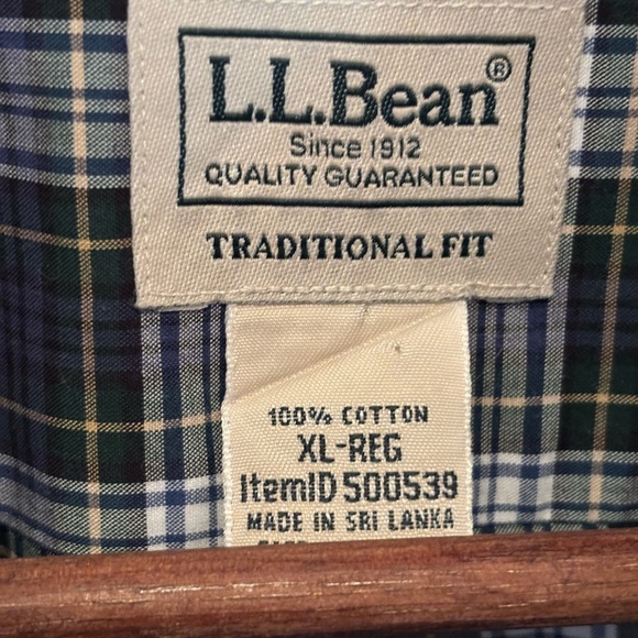 L L Bean plaid button down wrinkle free cotton shirt - Picture 2 of 3